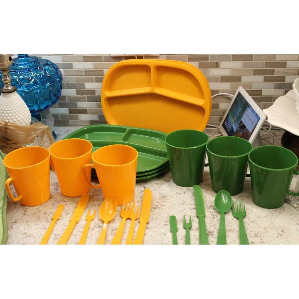 Vintage 70's Basket Ville 42 Piece Plastic Picnic Camping RV Dinnerware Set